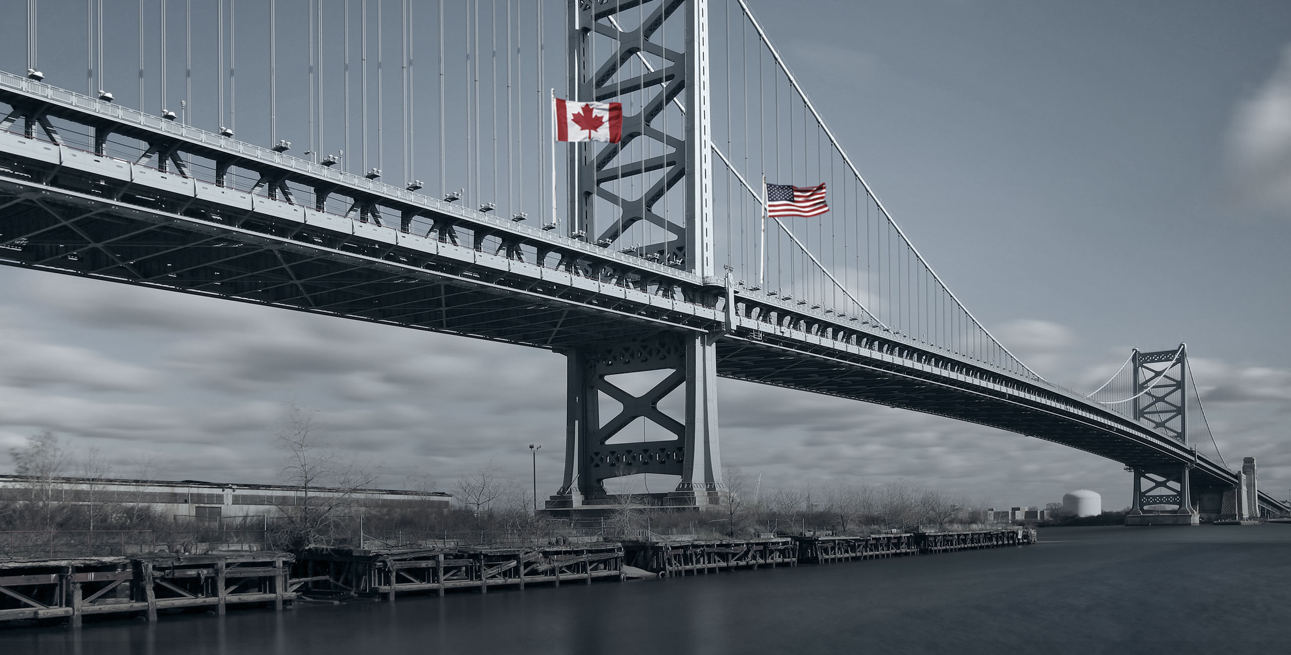 Bridge spanning between Canada and the USA